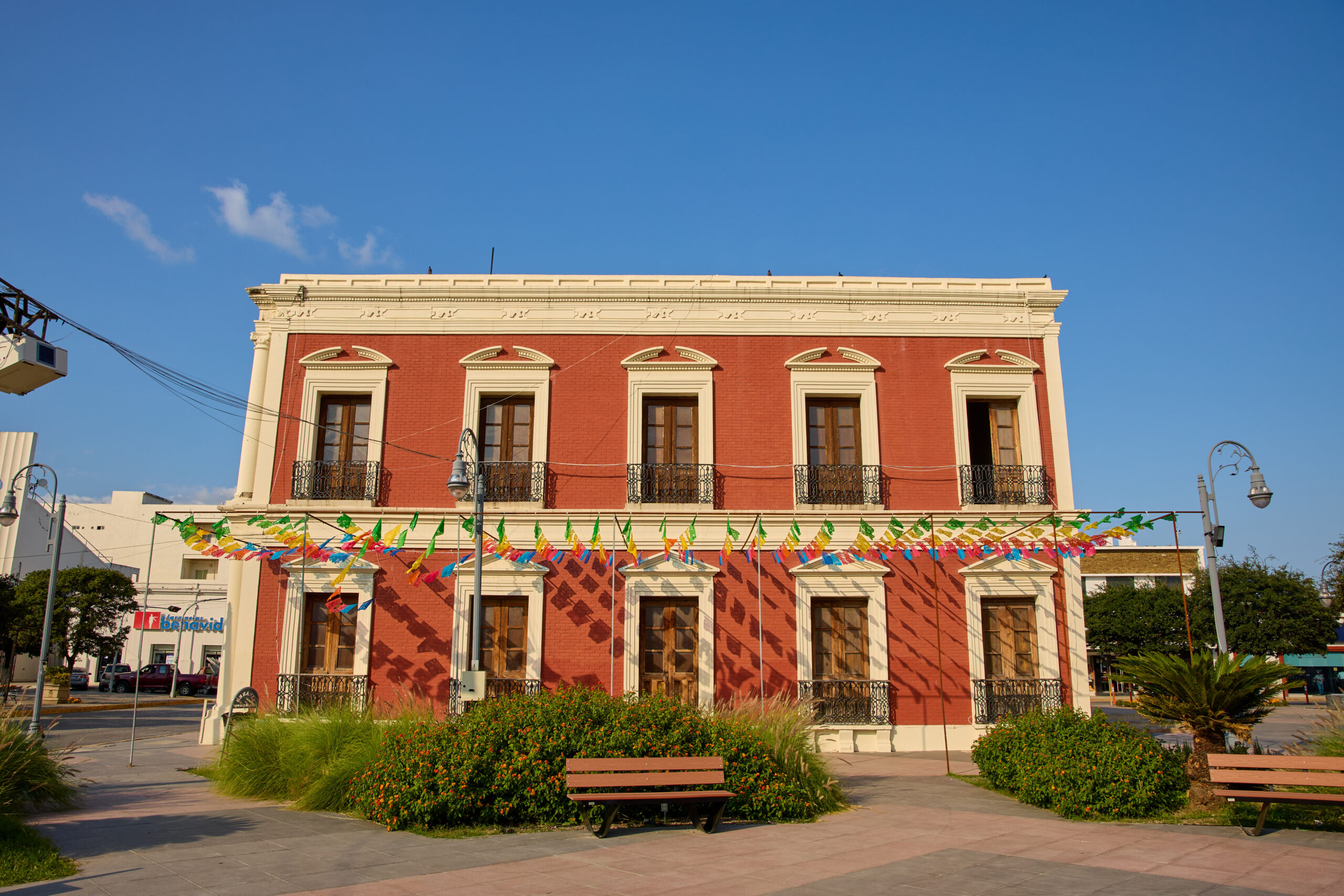 Plaza principal-Linares