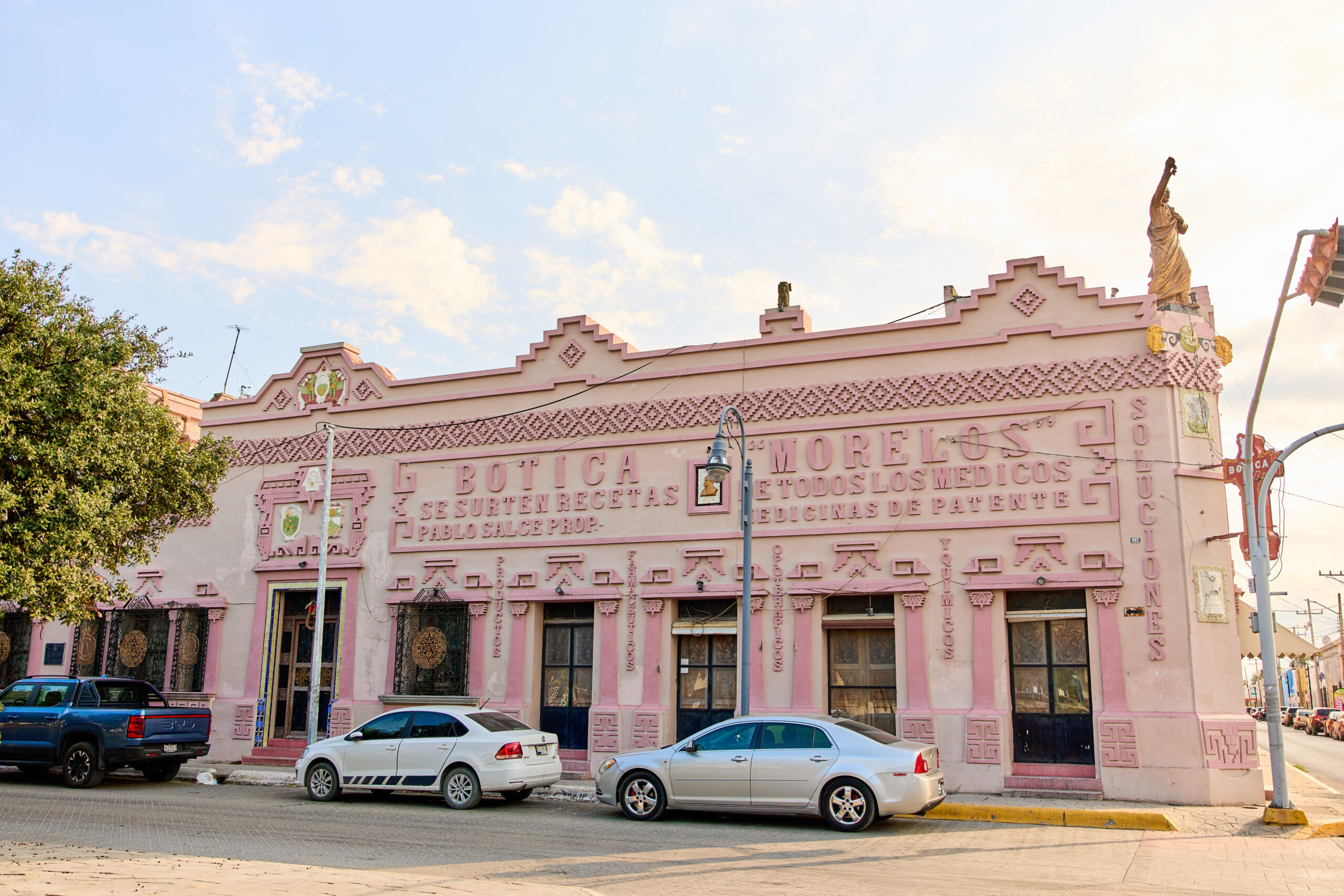 Plaza principal-Linares